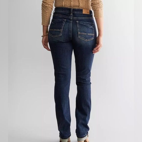 BKE Gabby Straight Stretch Cuffed Denim Jean. Size 31/32 - Picture 3 of 13